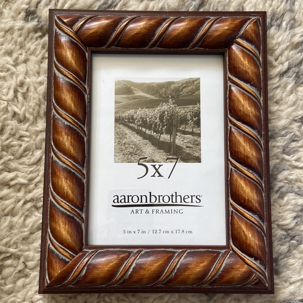 Aaron Brothers 5X7 walnut picture frame - Picture 4 of 4